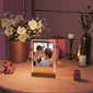 [Customised] 1pc Personalized Custom Photo LED Light Light Up Sign Acrylic Plaque Wooden Stand Night Light Table Lamp For Parents Boys Girls Birthday Anniversary Wedding Gift Customized Birthday Gift